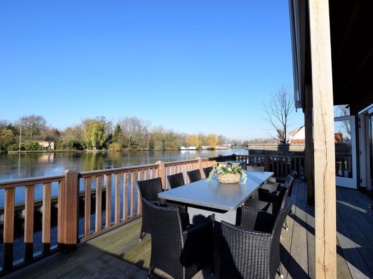 Luxurious Villa With Private Garden In Kaag Екстериор снимка